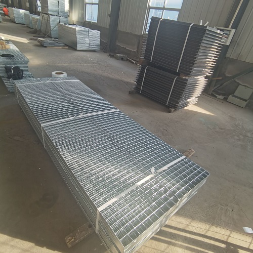 鍍鋅鋼格柵板惡劣環(huán)境下的表現