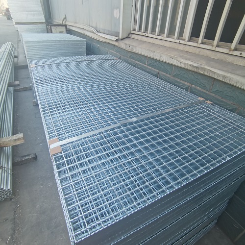 鍍鋅鋼格柵板惡劣環(huán)境下的表現