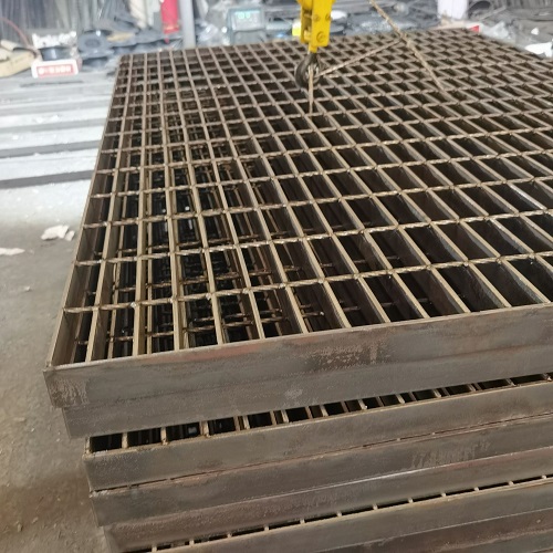 養(yǎng)殖用鋼格板踏步板優(yōu)勢(shì)和分類