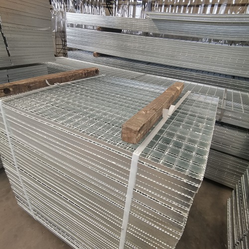 如何辨別劣質(zhì)鋼格板？看這4個細節(jié)，避免安全隱患