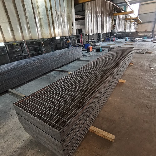 客戶案例：某工廠因貪便宜買劣質鋼格板，損失超百萬！