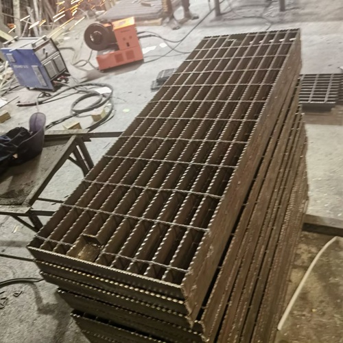 規(guī)格型號挑花眼？一文讀懂鋼格柵參數(shù)與適配場景