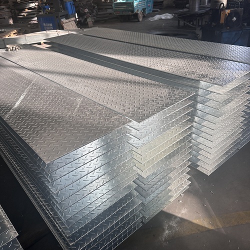 學(xué)校實(shí)訓(xùn)基地為何都用鋼格柵板