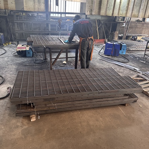 這些高端項目都在用鋼格柵板，你知道嗎