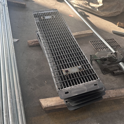 國內(nèi)鋼格板vs進(jìn)口鋼格板，性價比分析